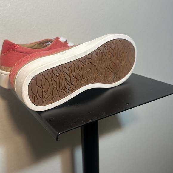 Revitalign Waco Shoe Company - Picture 4 of 6